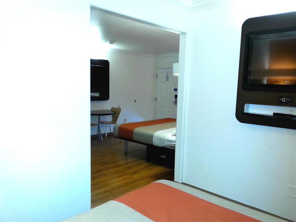Motel 6-San Jose, Ca - Convention Center Rum bild